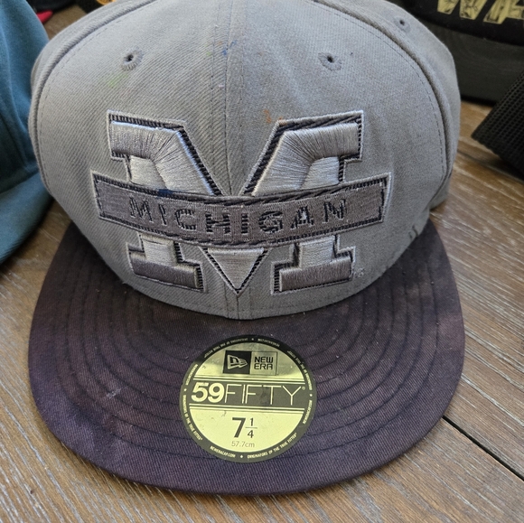 Men's hats bundle - Picture 4 of 11